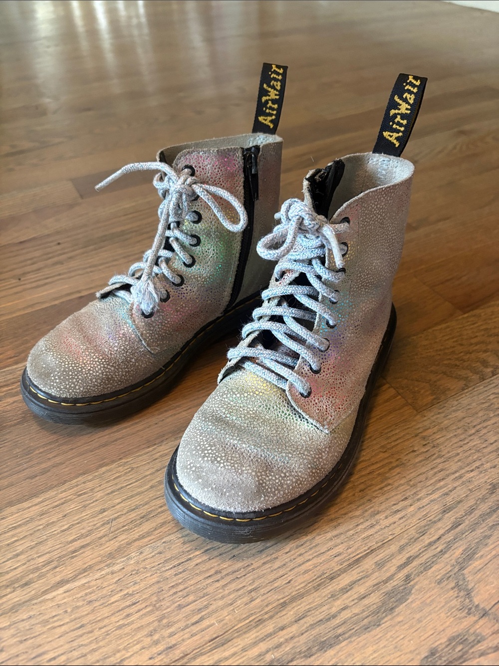 Dr. Martens Kids Holographic Lace-Up Boots - Iridescent Pink/Gold/Blue